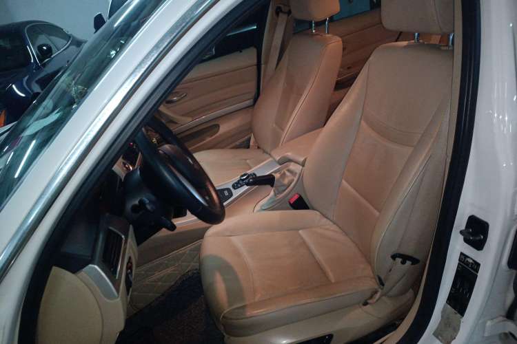 Used BMW 3 Series 2010 320i Luxury Model Left Front Seat