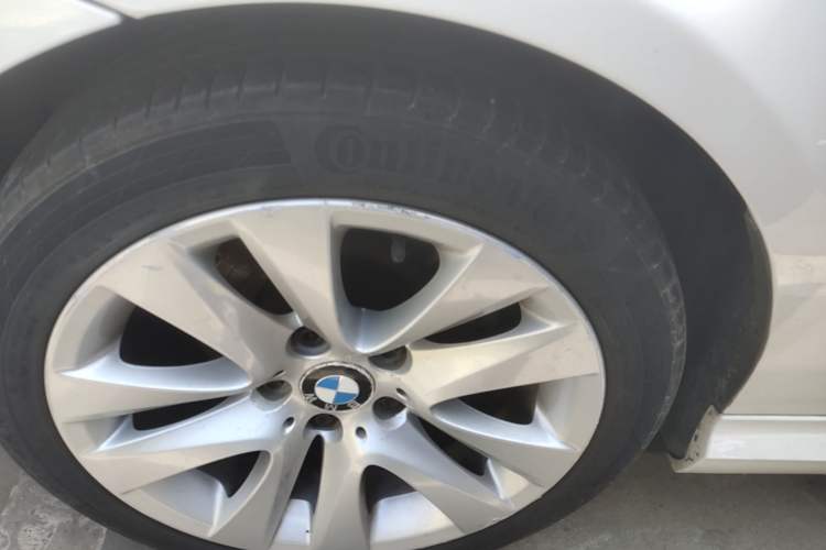 Used BMW 3 Series 2010 320i Luxury Model Left Front Wheel Hub