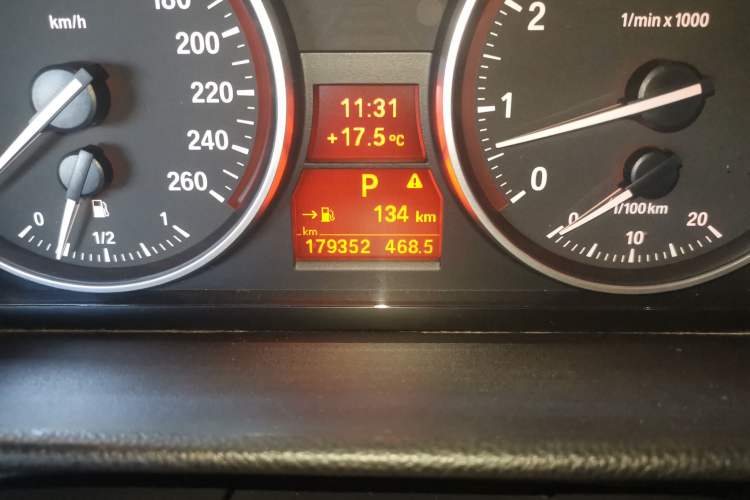 Used BMW 3 Series 2010 325i Luxury Model Odometer Close Up