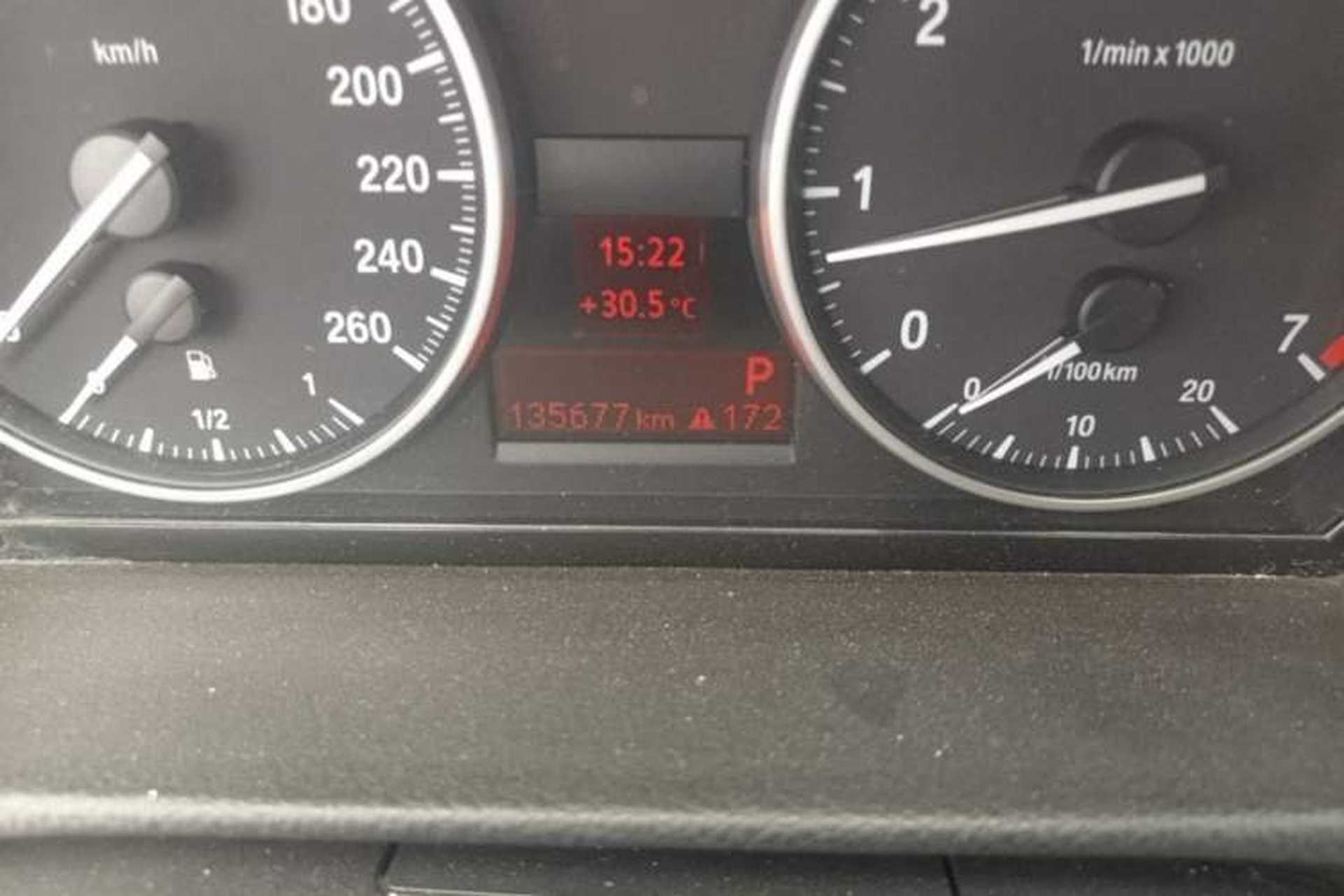 Used BMW 3 Series 2010 320i Luxury Model Odometer Close Up