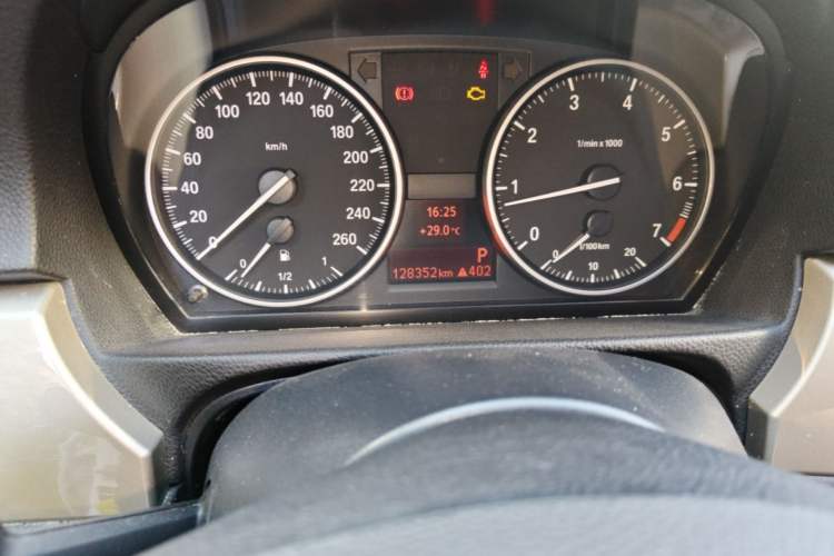 Used BMW 3 Series 2010 320i Luxury Model Odometer Close Up