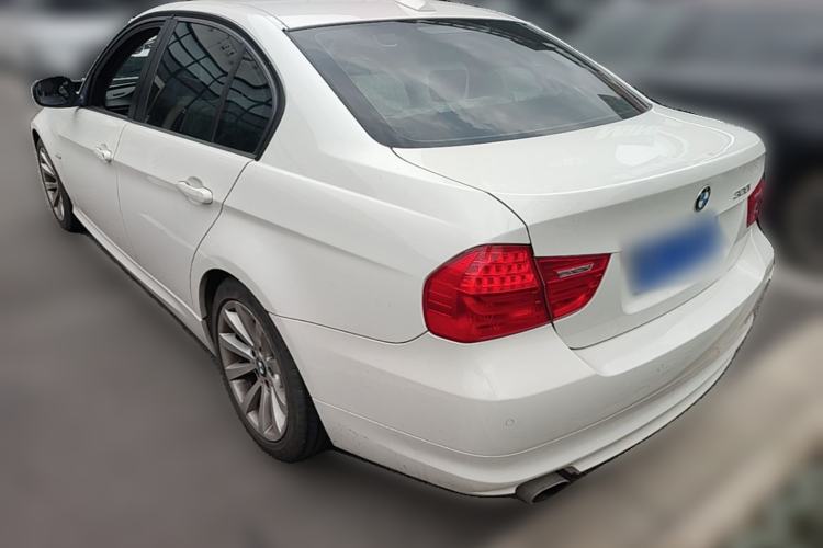 Used BMW 3 Series 2010 320i Luxury Model Rear Left 45 Deg