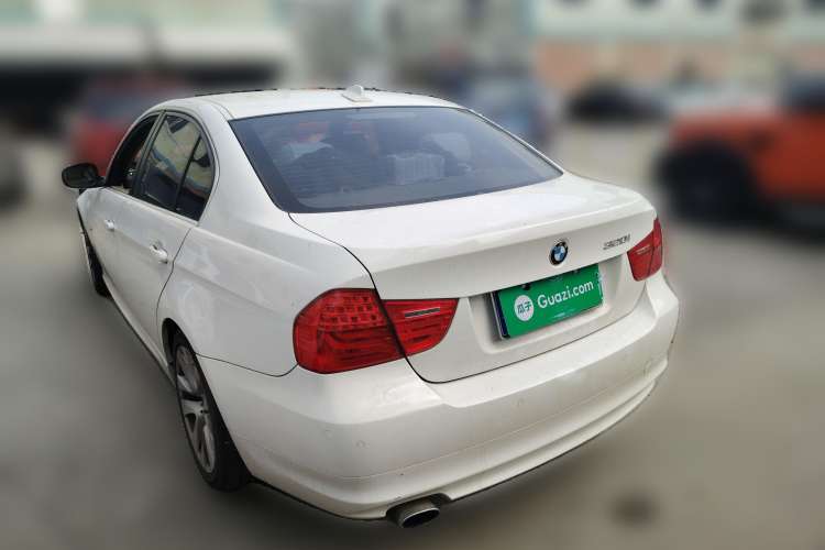 Used BMW 3 Series 2010 320i Luxury Model Rear Left 45 Deg