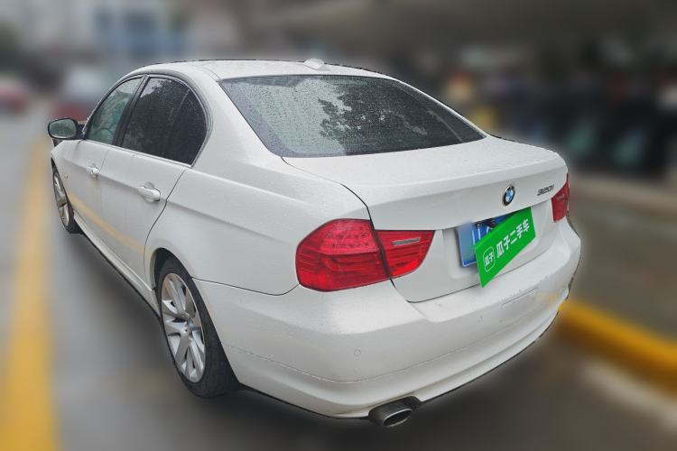 Used BMW 3 Series 2010 320i Luxury Model Rear Left 45 Deg