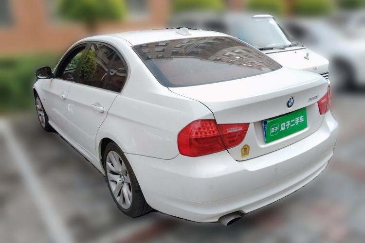 Used BMW 3 Series 2010 320i Luxury Model Rear Left 45 Deg
