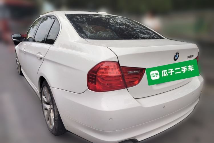 Used BMW 3 Series 2010 320i Luxury Model Rear Left 45 Deg