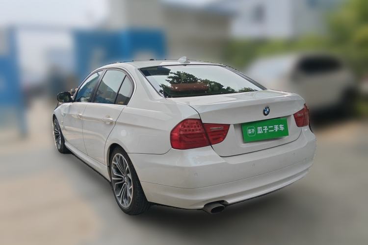 Used BMW 3 Series 2010 320i Luxury Model Rear Left 45 Deg