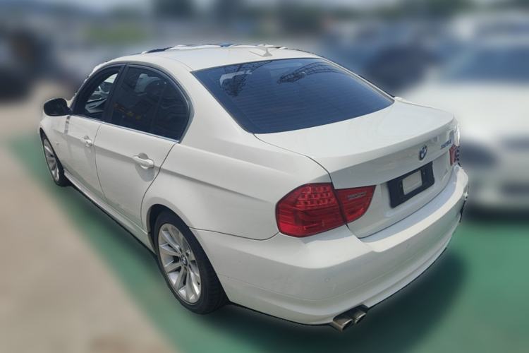 Used BMW 3 Series 2010 325i Luxury Model Rear Left 45 Deg
