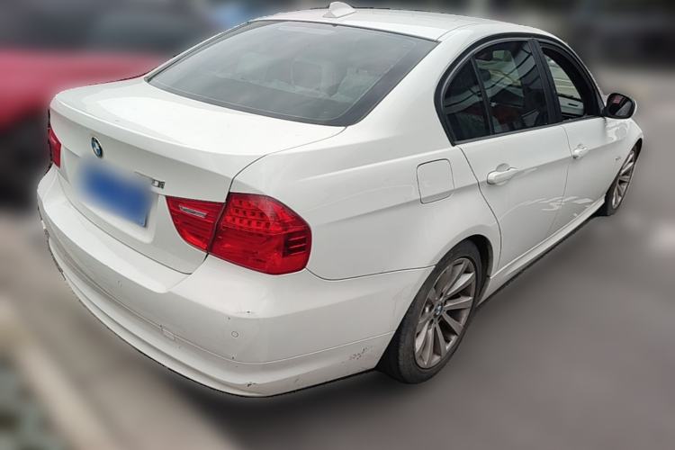 Used BMW 3 Series 2010 320i Luxury Model Rear Right 45 Deg