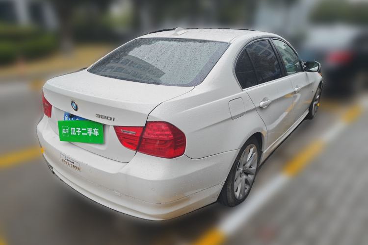 Used BMW 3 Series 2010 320i Luxury Model Rear Right 45 Deg