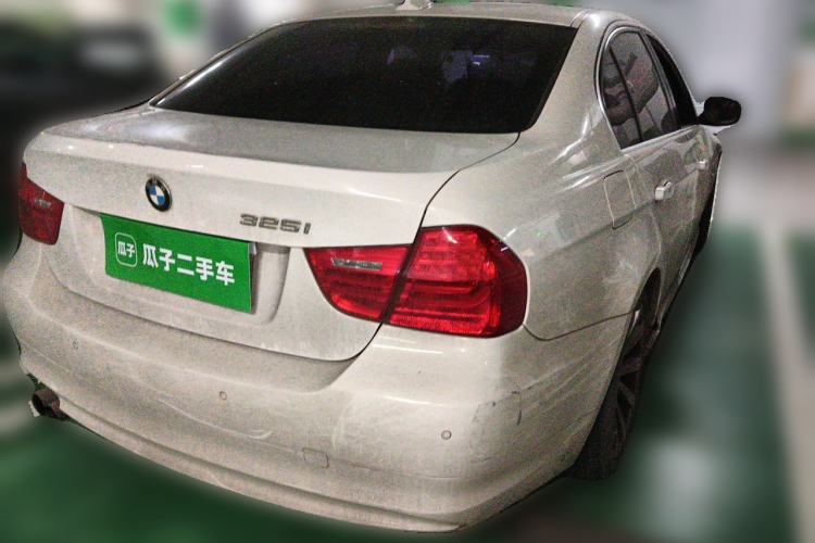 Used BMW 3 Series 2010 325i Luxury Model Rear Right 45 Deg
