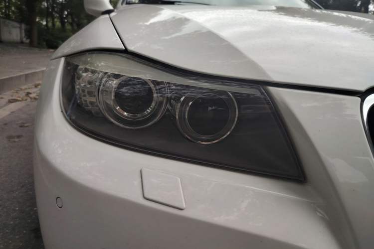Used BMW 3 Series 2010 320i Luxury Model Right Front Headlight
