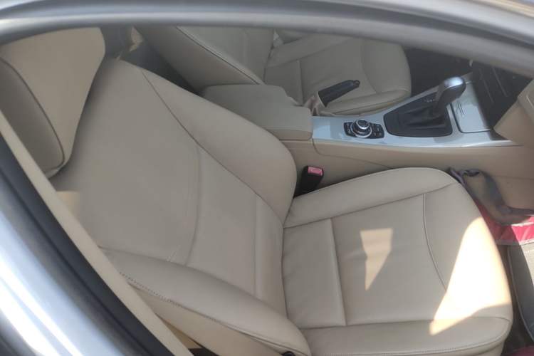 Used BMW 3 Series 2010 320i Luxury Model Right Front Seat