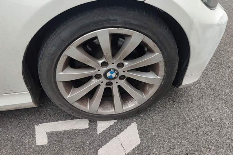 Used BMW 3 Series 2010 320i Luxury Model Right Front Wheel Hub
