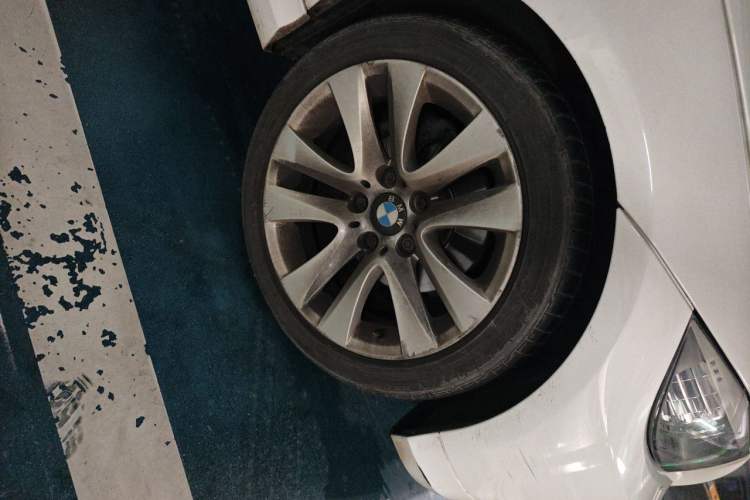 Used BMW 3 Series 2010 320i Luxury Model Right Front Wheel Hub