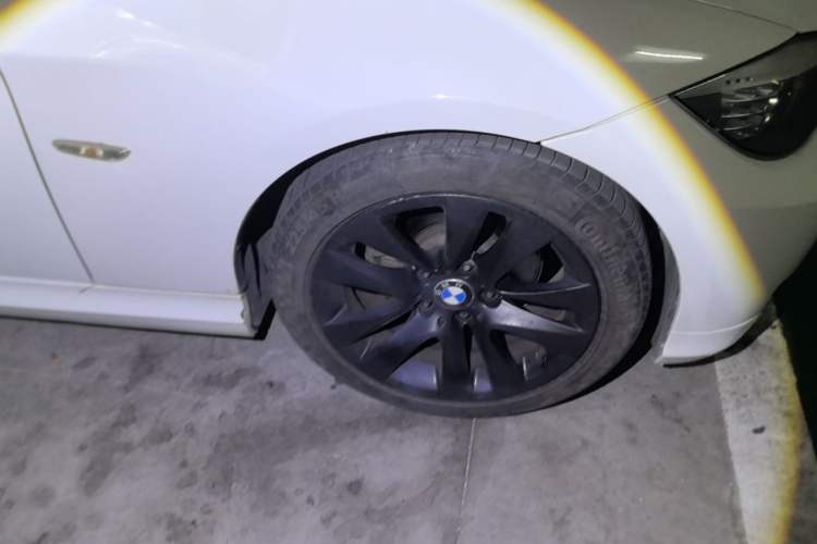 Used BMW 3 Series 2010 320i Luxury Model Right Front Wheel Hub