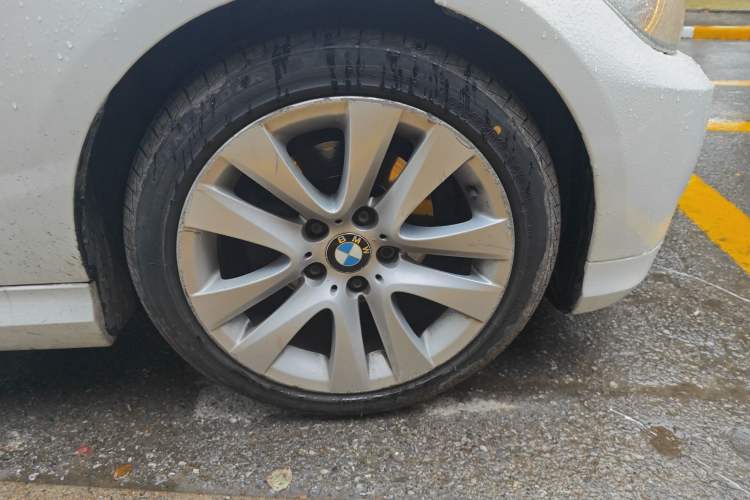Used BMW 3 Series 2010 320i Luxury Model Right Front Wheel Hub