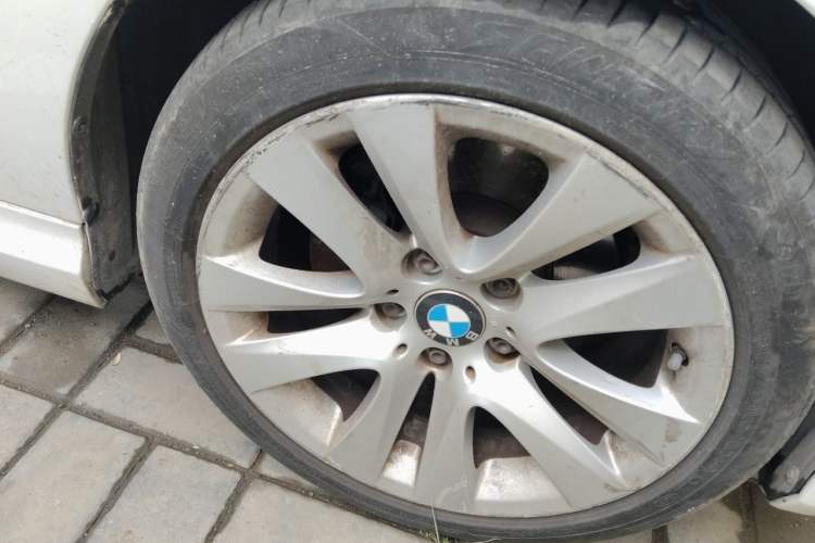 Used BMW 3 Series 2010 320i Luxury Model Right Front Wheel Hub