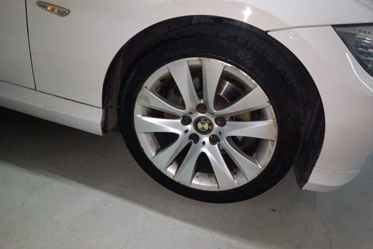 Used BMW 3 Series 2010 320i Luxury Model Right Front Wheel Hub