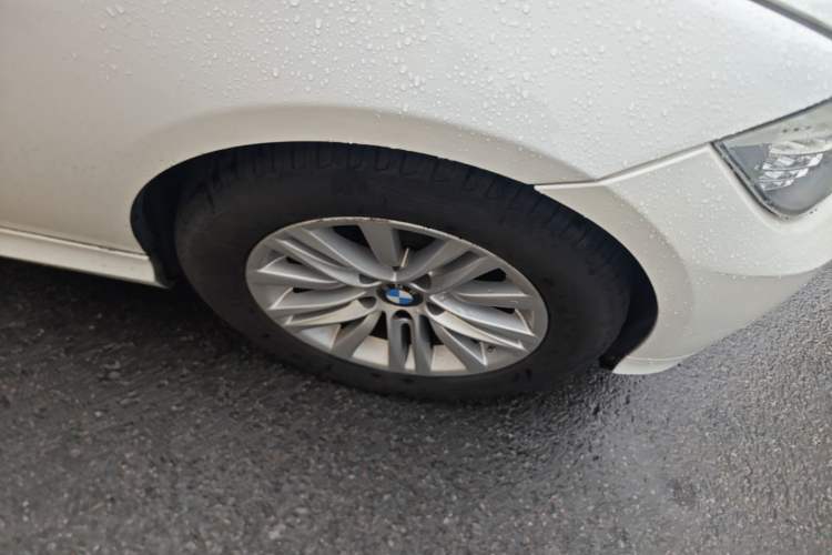 Used BMW 3 Series 2010 320i Sport Edition Right Front Wheel Hub