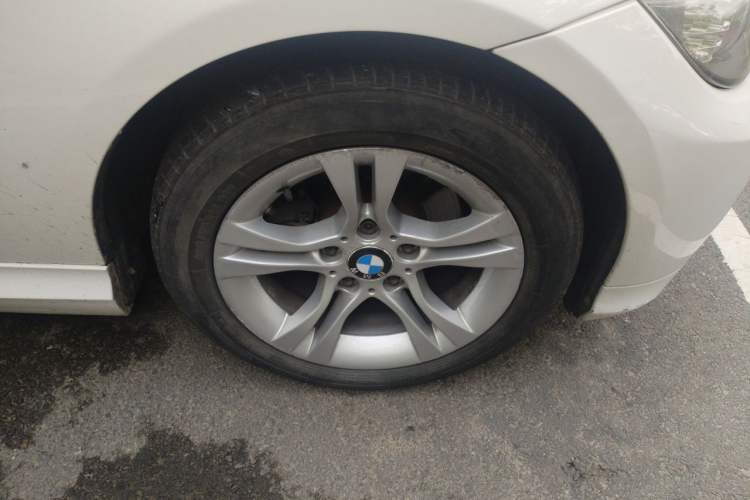 Used BMW 3 Series 2010 320i Sport Edition Right Front Wheel Hub