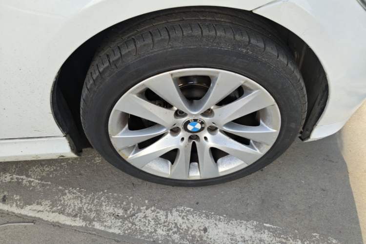 Used BMW 3 Series 2010 320i Luxury Model Right Front Wheel Hub