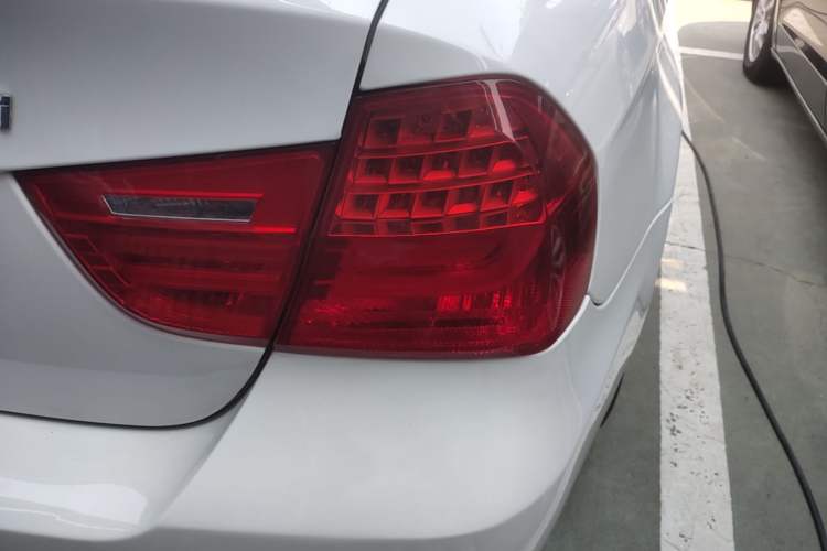 Used BMW 3 Series 2010 320i Luxury Model Right Rear Taillight