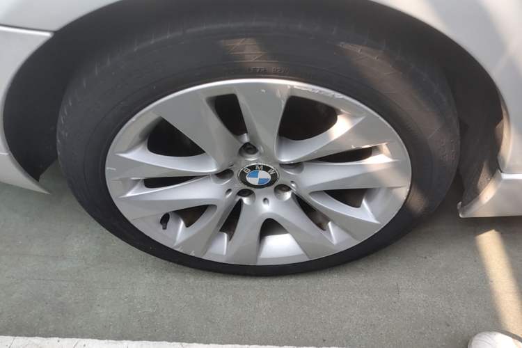 Used BMW 3 Series 2010 320i Luxury Model Right Rear Wheel Hub