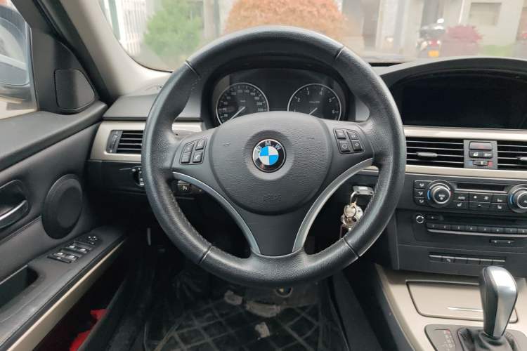 Used BMW 3 Series 2010 320i Luxury Edition Steering Wheel