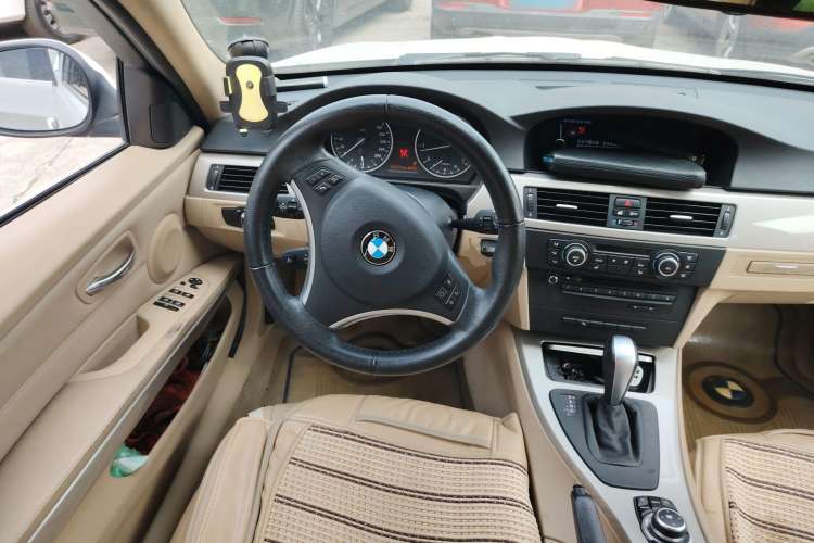 Used BMW 3 Series 2010 320i Luxury Model Steering Wheel