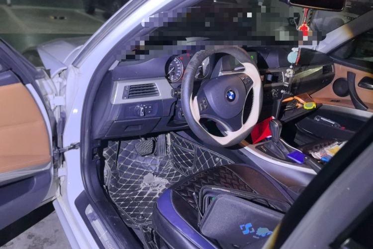 Used BMW 3 Series 2010 320i Luxury Model Steering Wheel