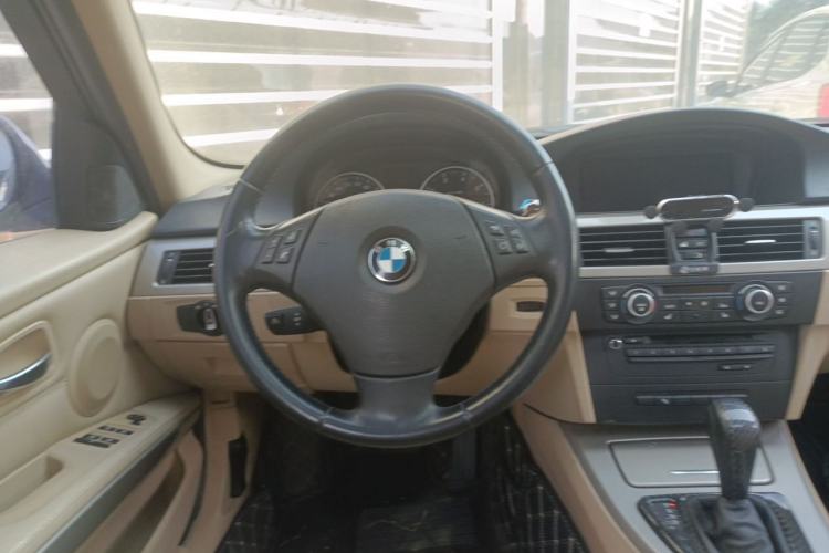 Used BMW 3 Series 2010 320i Luxury Edition Steering Wheel