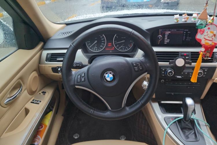 Used BMW 3 Series 2010 320i Luxury Model Steering Wheel
