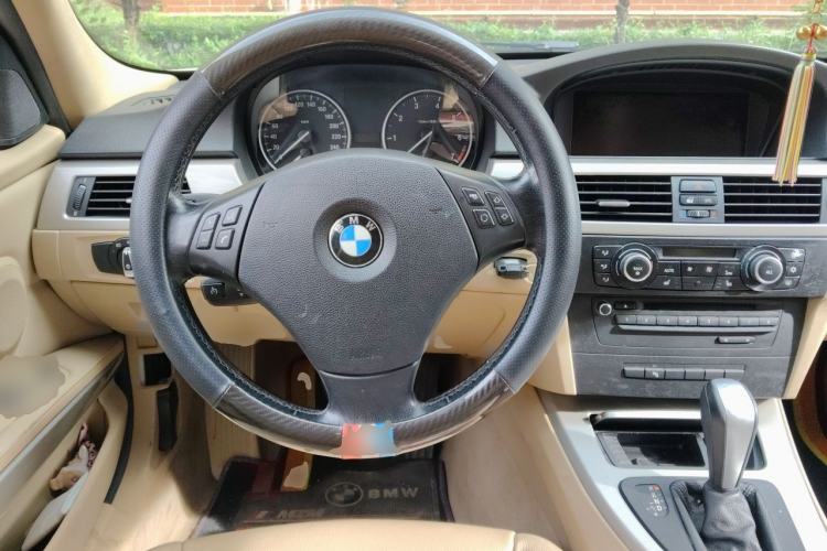 Used BMW 3 Series 2010 320i Luxury Model Steering Wheel