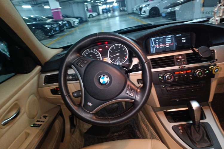 Used BMW 3 Series 2010 320i Luxury Model Steering Wheel