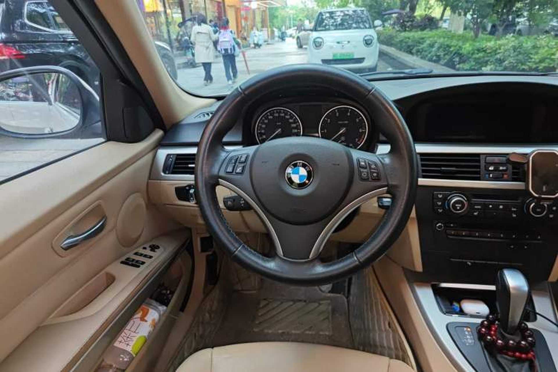 Used BMW 3 Series 2010 320i Luxury Model Steering Wheel