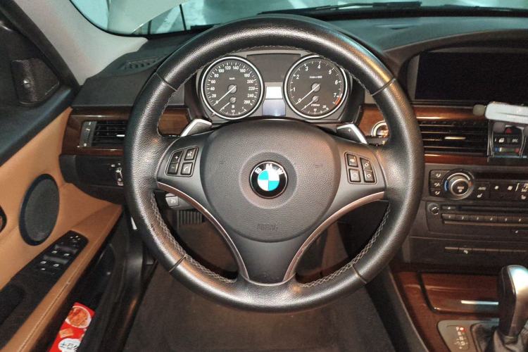 Used BMW 3 Series 2010 325i Luxury Model Steering Wheel