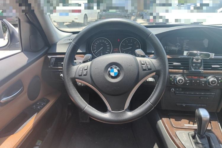 Used BMW 3 Series 2010 325i Luxury Model Steering Wheel
