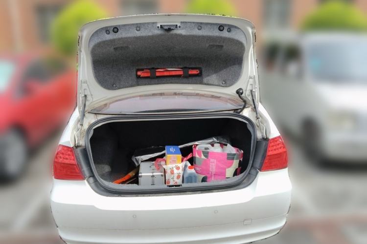 Used BMW 3 Series 2010 320i Luxury Model Trunk