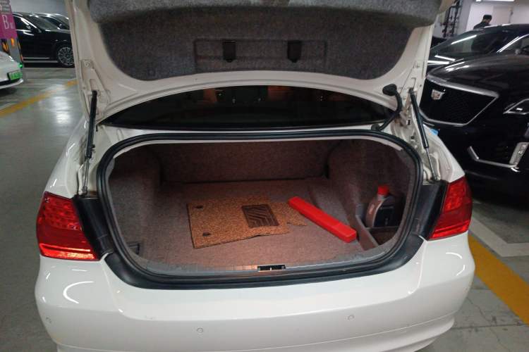 Used BMW 3 Series 2010 320i Luxury Model Trunk
