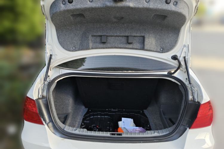 Used BMW 3 Series 2010 320i Luxury Model Trunk