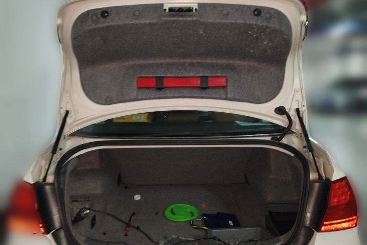 Used BMW 3 Series 2010 325i Luxury Model Trunk