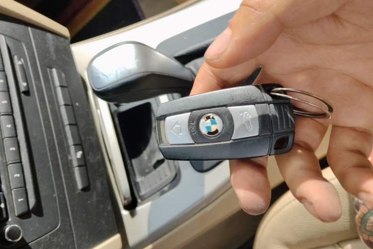 Used BMW 3 Series 2010 320i Luxury Model Vehicle Key