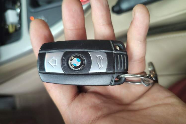 Used BMW 3 Series 2010 320i Luxury Model Vehicle Key