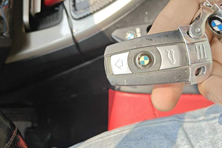 Used BMW 3 Series 2010 320i Luxury Model Vehicle Key