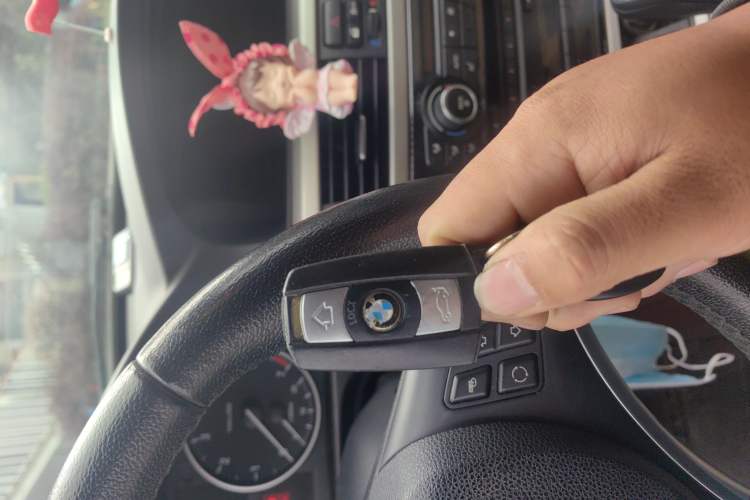 Used BMW 3 Series 2010 320i Sport Edition Vehicle Key