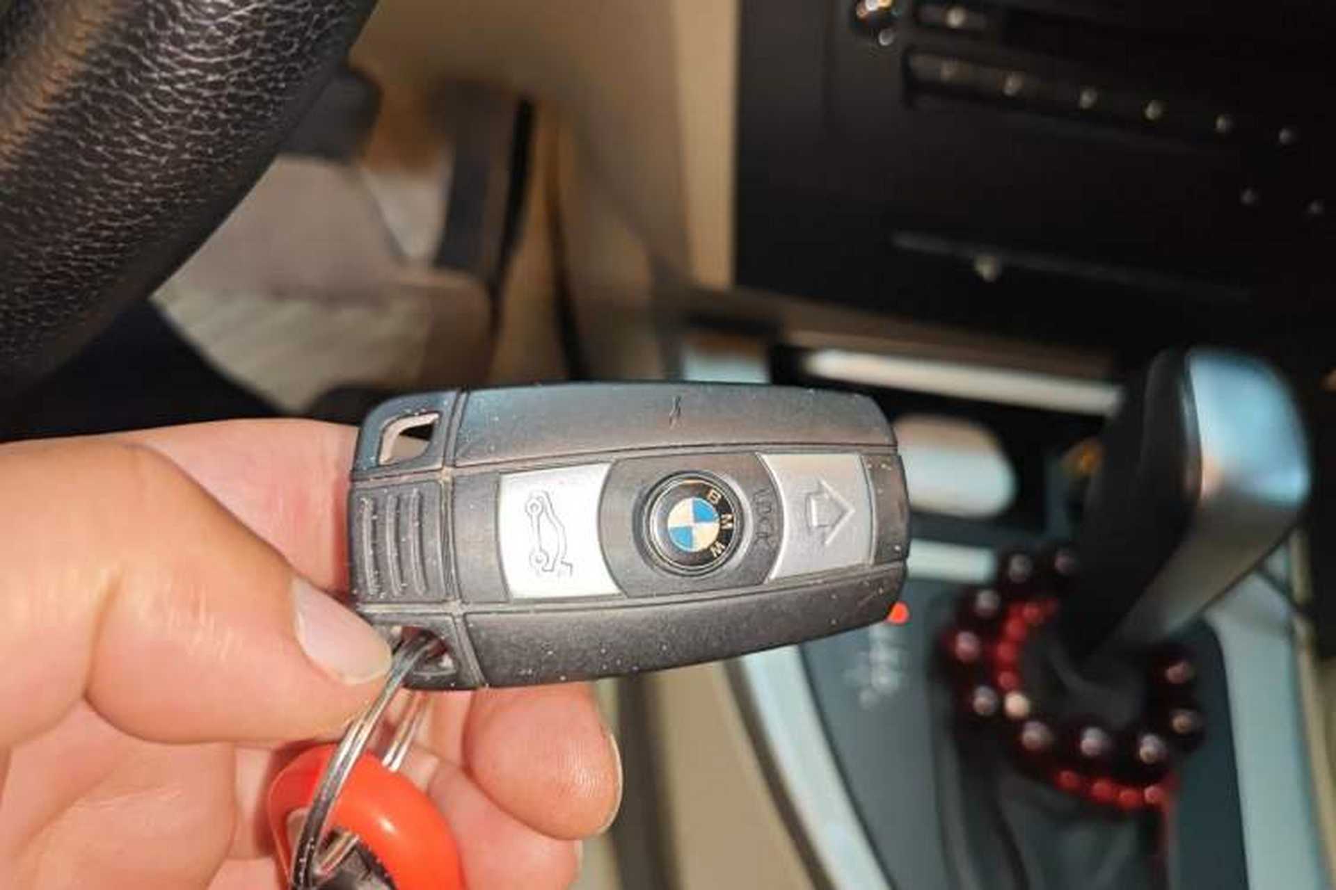 Used BMW 3 Series 2010 320i Luxury Model Vehicle Key