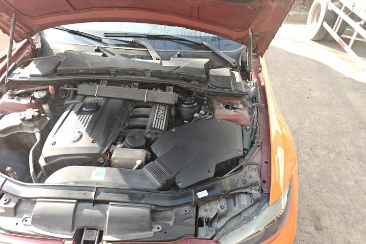 Used BMW 3 Series 2010 325i Luxury Model Engine Bay Left