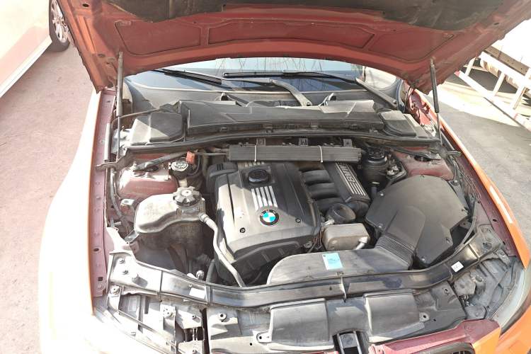Used BMW 3 Series 2010 325i Luxury Model Engine Bay Right