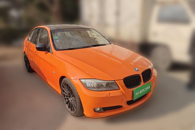 Used BMW 3 Series 2010 325i Luxury Model Front Right 45 Deg